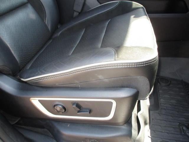2019 RAM 1500 Laramie Crew Cab SWB 4WD