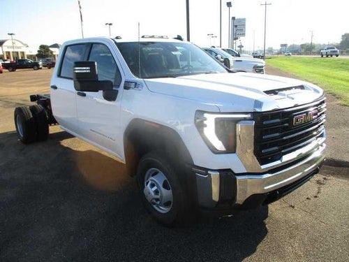 2026 GMC Sierra 3500 HD Chassis Cab Pro