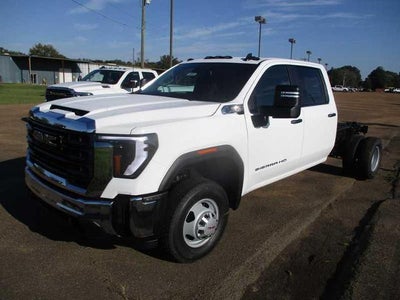 2026 GMC Sierra 3500 HD Chassis Cab Pro