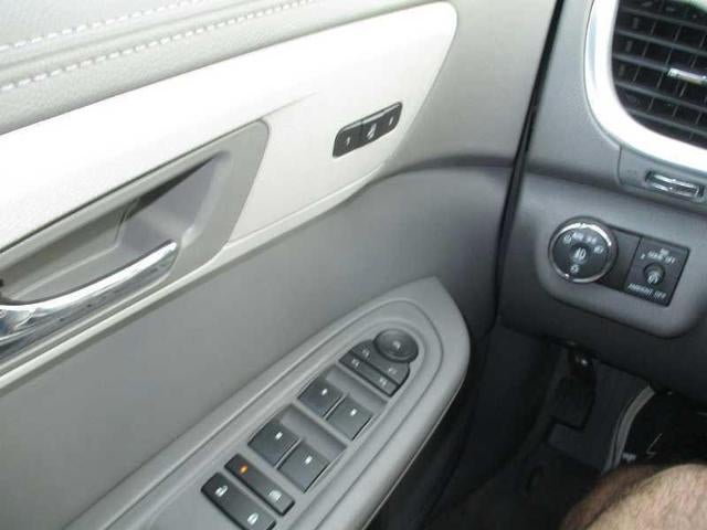 2017 Chevrolet Traverse 2LT FWD