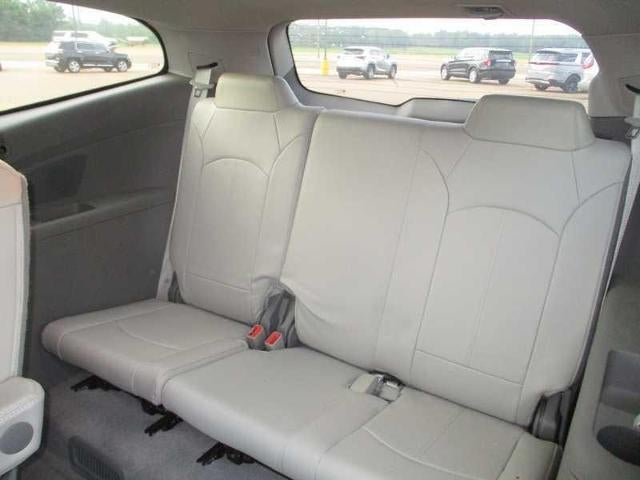 2017 Chevrolet Traverse 2LT FWD