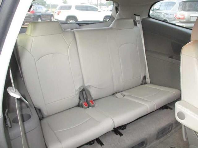 2017 Chevrolet Traverse 2LT FWD