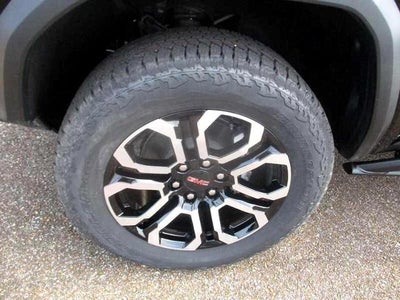 2025 GMC Canyon AT4