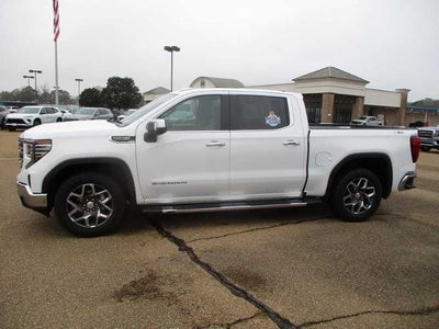 2022 GMC Sierra 1500 SLT Crew Cab 4WD