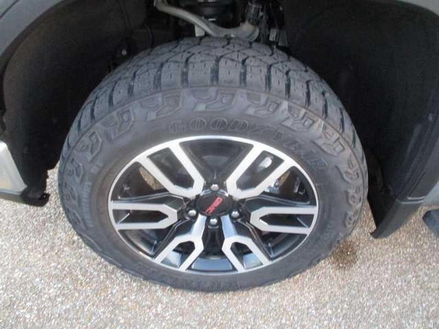 2024 GMC Sierra 1500 AT4 Crew Cab 4WD