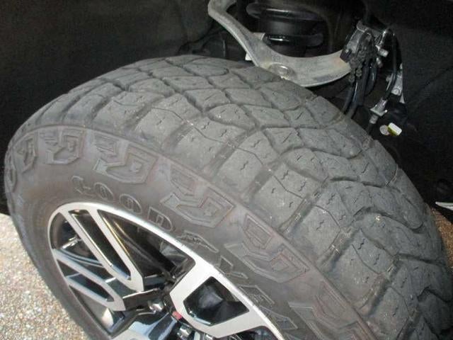 2024 GMC Sierra 1500 AT4 Crew Cab 4WD