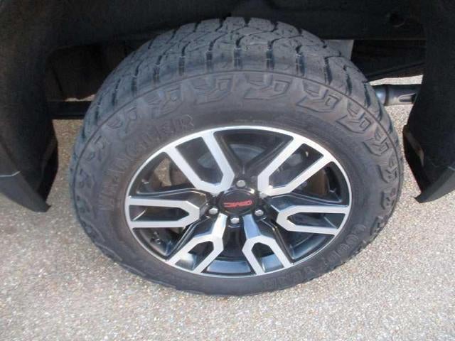 2024 GMC Sierra 1500 AT4 Crew Cab 4WD