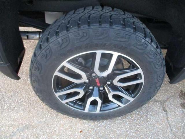 2024 GMC Sierra 1500 AT4 Crew Cab 4WD