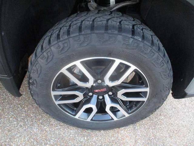 2024 GMC Sierra 1500 AT4 Crew Cab 4WD