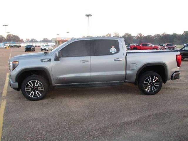 2024 GMC Sierra 1500 AT4 Crew Cab 4WD