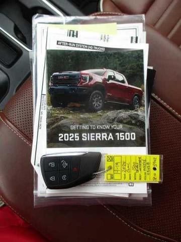 2025 GMC Sierra 1500 Denali Ultimate Crew Cab 4WD
