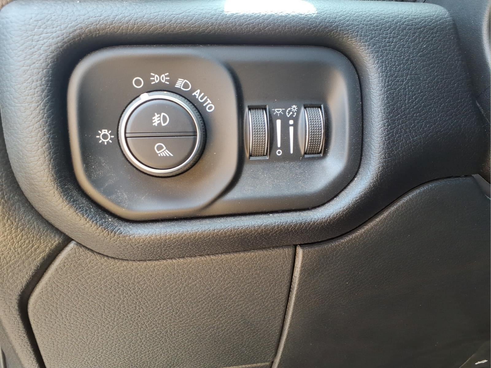 2024 RAM 2500 Laramie Crew Cab SWB 4WD