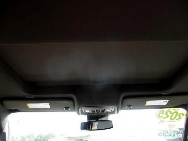 2025 GMC Sierra 1500 SLT Crew Cab 4WD