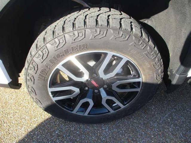 2025 GMC Sierra 1500 AT4 Crew Cab 4WD