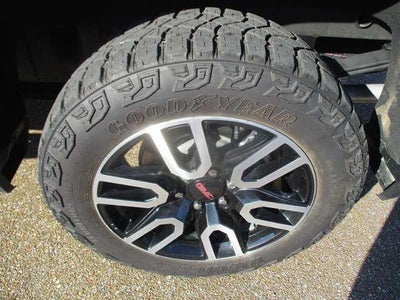 2025 GMC Sierra 1500 AT4 Crew Cab 4WD