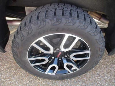 2025 GMC Sierra 1500 AT4 Crew Cab 4WD