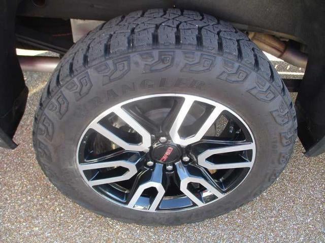 2025 GMC Sierra 1500 AT4 Crew Cab 4WD