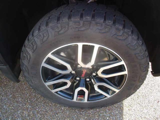 2025 GMC Sierra 1500 AT4 Crew Cab 4WD