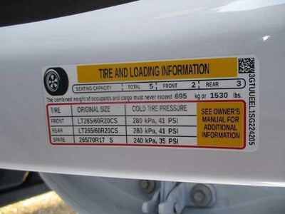 2025 GMC Sierra 1500 AT4 Crew Cab 4WD