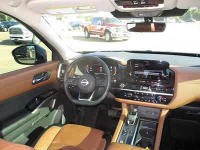 2024 Nissan Pathfinder Platinum