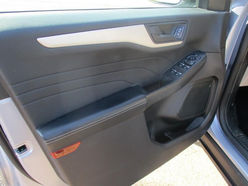 2022 Ford Escape Hybrid SE