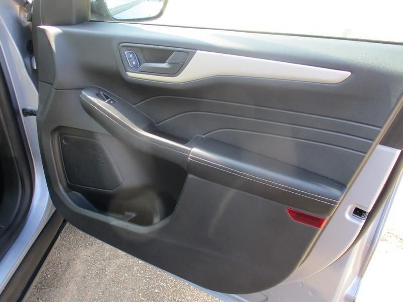 2022 Ford Escape Hybrid SE