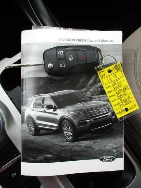 2021 Ford Explorer Base