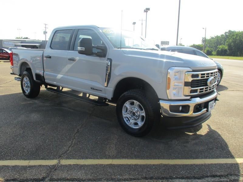2025 Ford F-350 SD XLT Crew Cab SWB 4WD