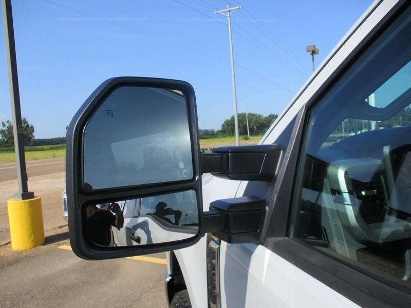 2025 Ford F-350 SD XLT Crew Cab SWB 4WD