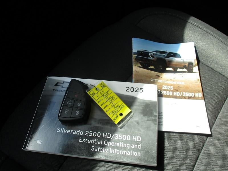 2025 Chevrolet Silverado 2500HD LT Crew Cab Long Box 4WD