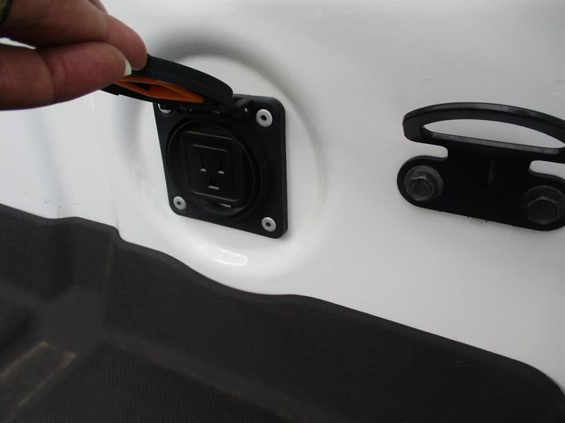 2022 Nissan Frontier S Crew Cab 2WD