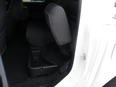 2022 Nissan Frontier S Crew Cab 2WD