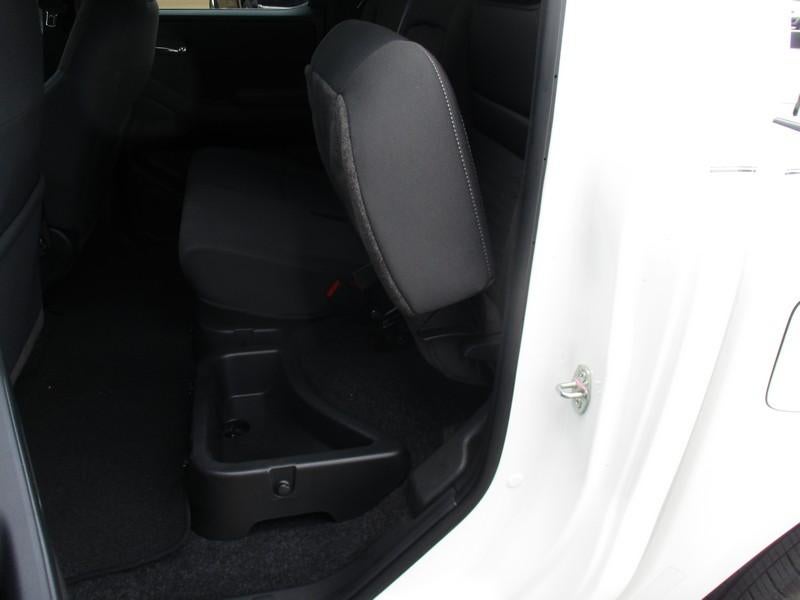 2022 Nissan Frontier S Crew Cab 2WD