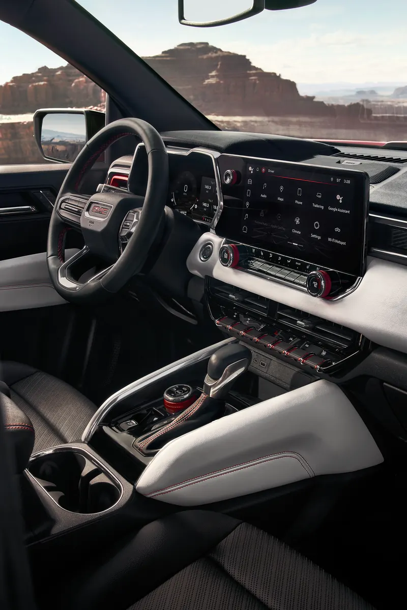 2026 GMC Canyon infotainment system at Heafner Motors in Batesville MS